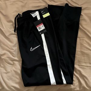 NWT nike slim fit joggers